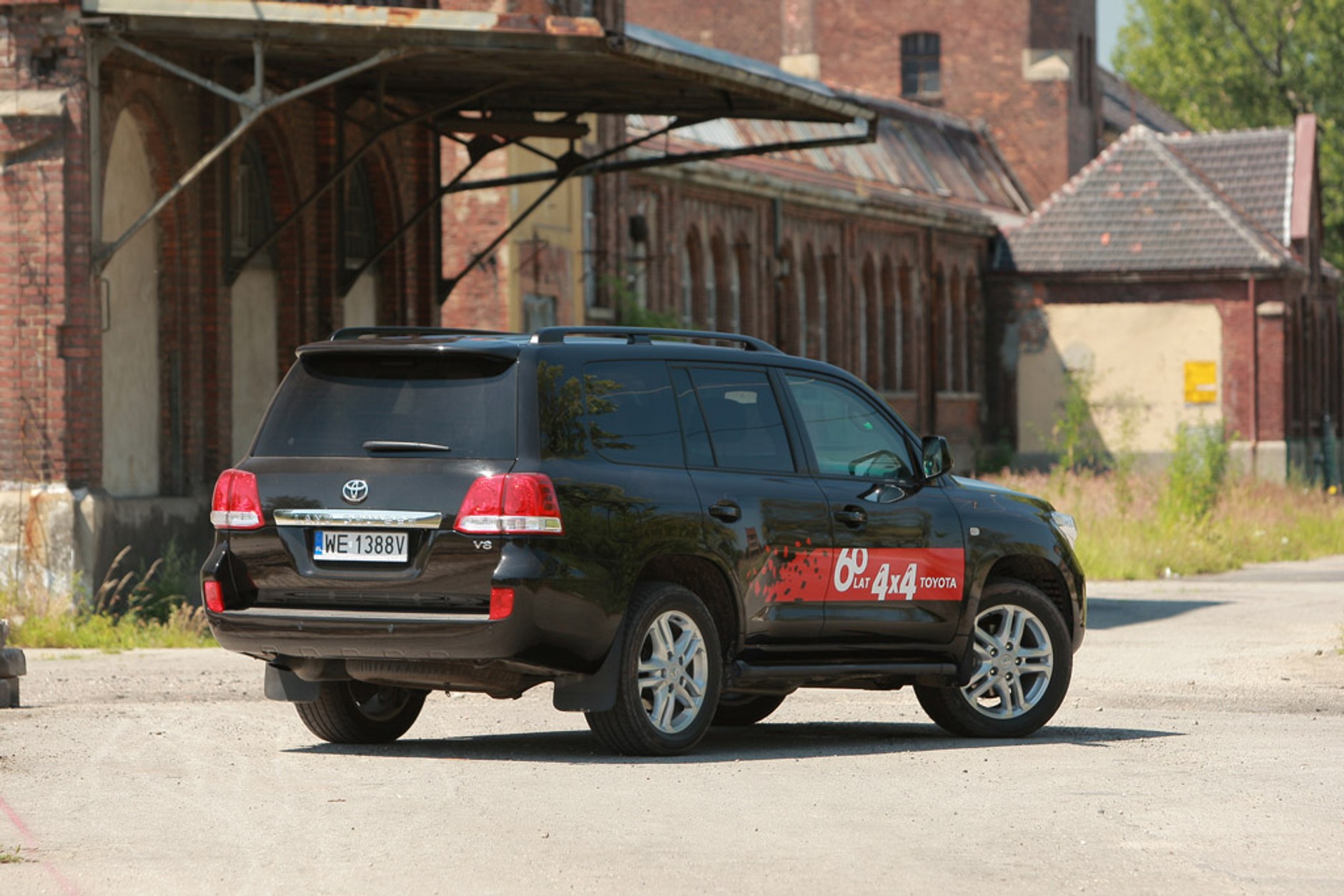 Toyota Land Cruiser: jej wysokość V8