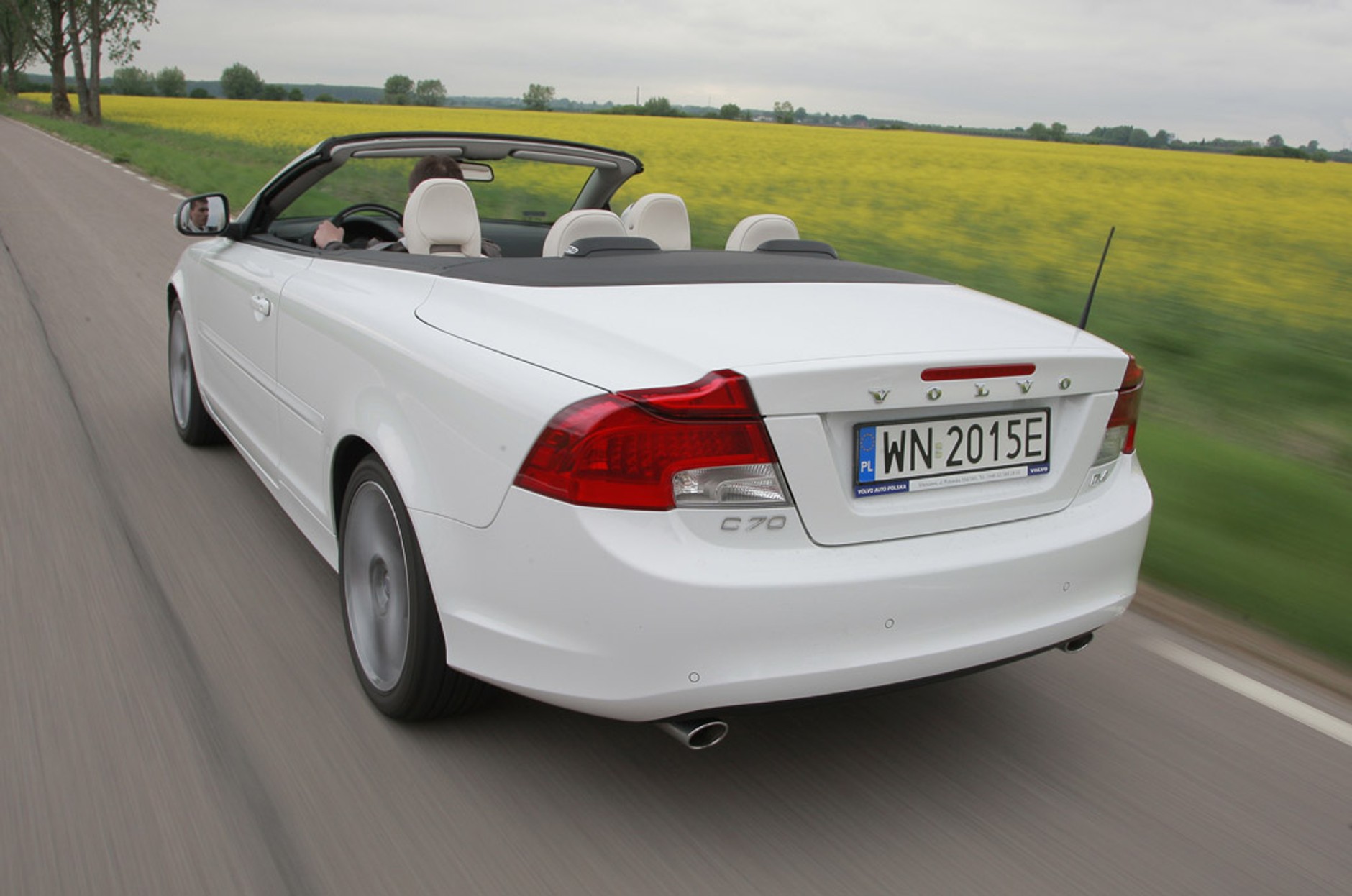 Volvo C70 przyciąga spojrzenia