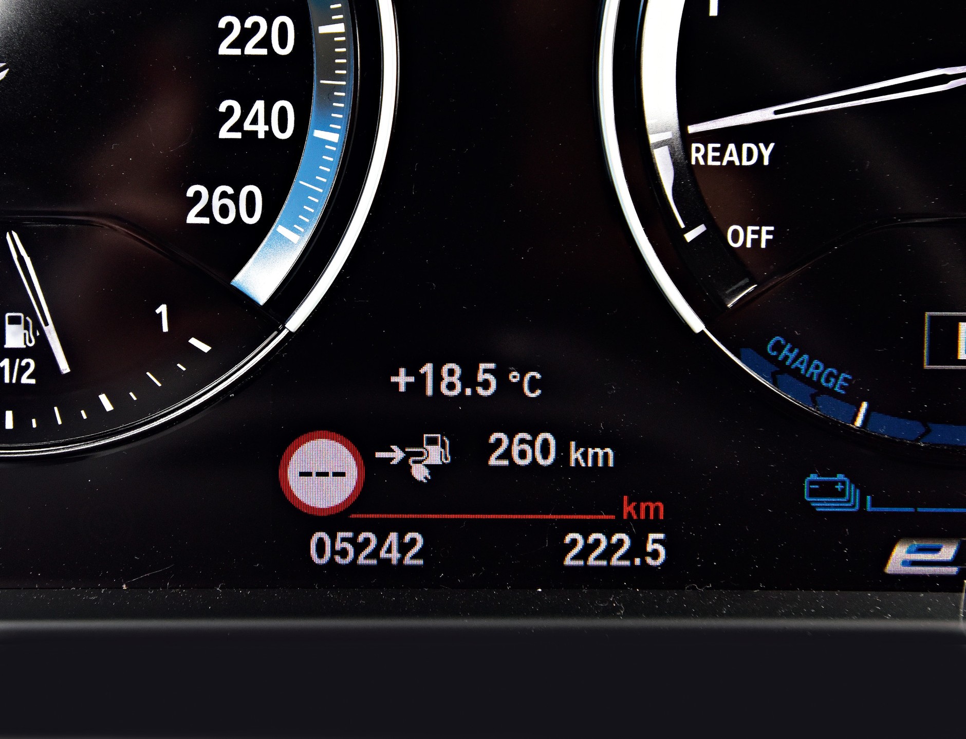Porównanie: benzynowa hybryda, dieslowska hybryda kontra diesel i benzyna