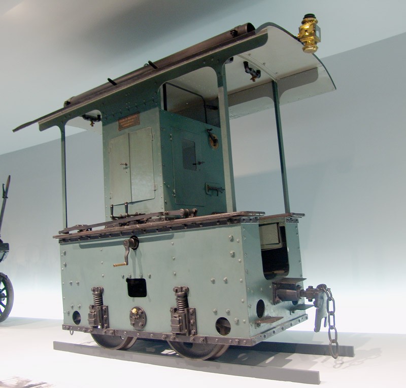 Mercedes-Benz Muzeum: 120 lat historii na 9 piętrach - 1. część (galeria)
