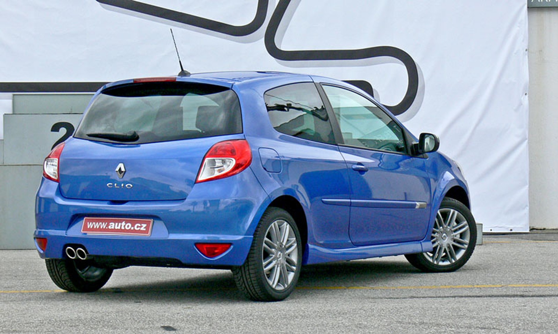 Renault: nowe Clio wkracza do salonów w Polsce (ceny)