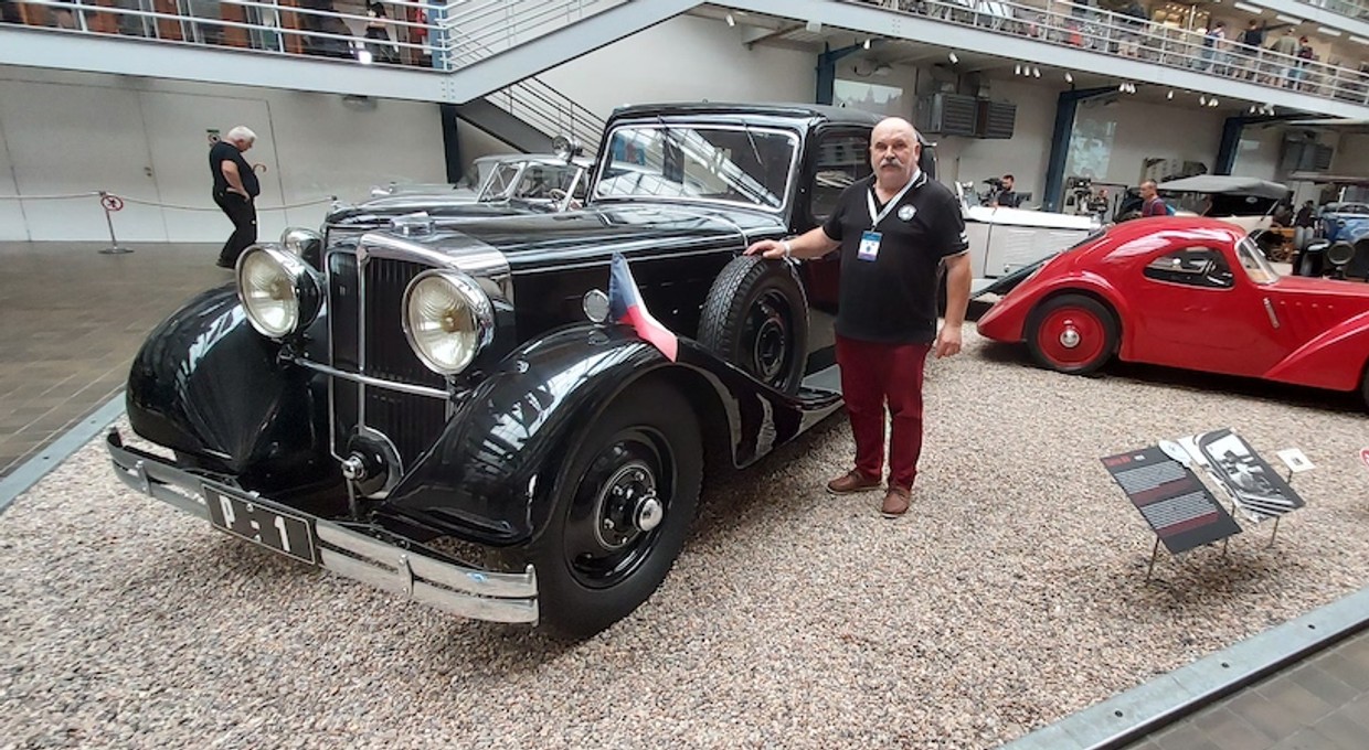 Pojechałem Mercedesem SL 500 R129 do Pragi. Świętowałem 60-lecie czeskiego klubu