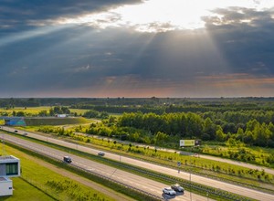 Tymi drogami pojedziemy w wakacje 2023