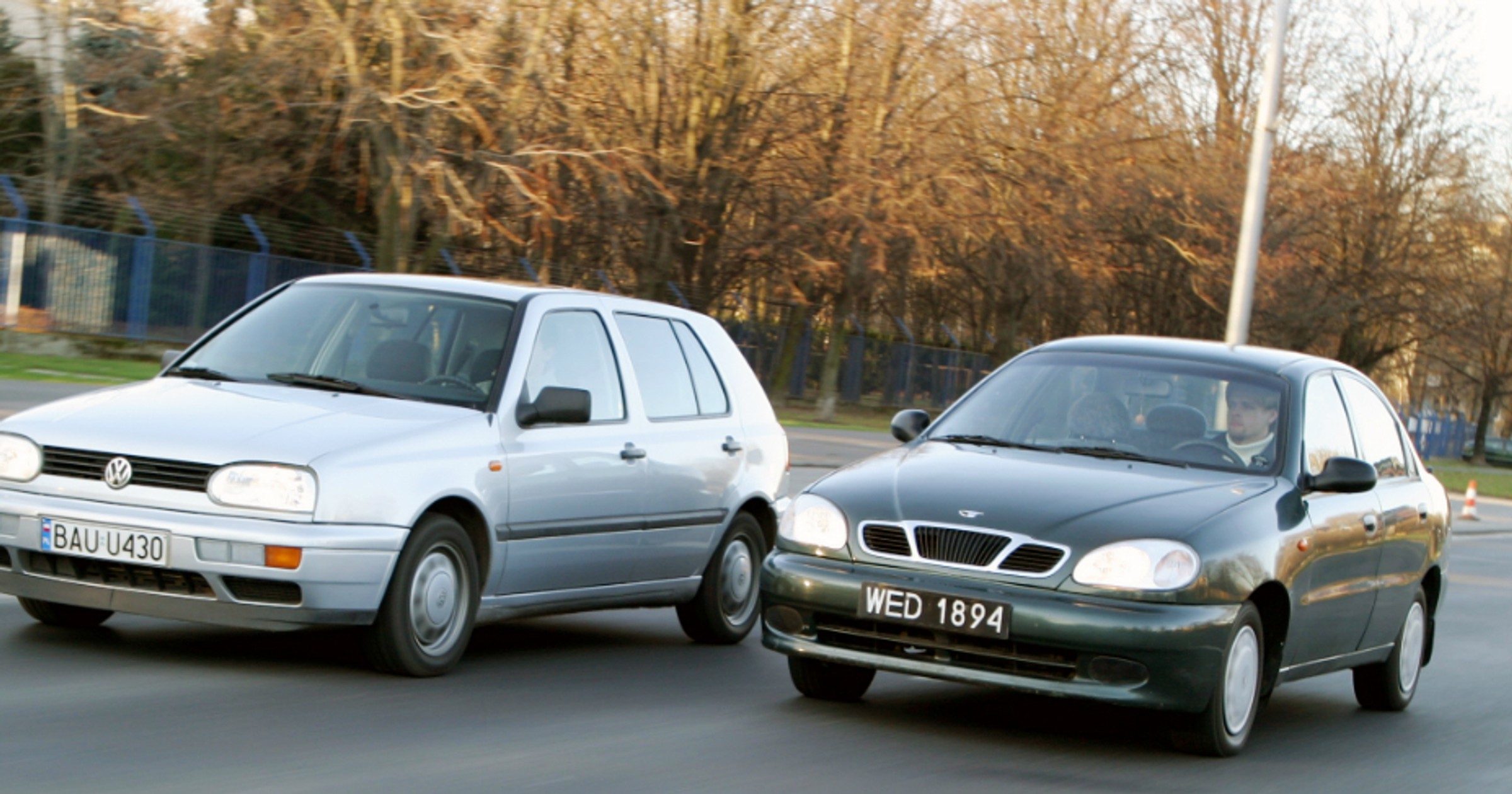 Młodzi kierowcy wybierają stare VW Golfy