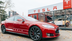 Tesla sama hamowała, kiedy chciała. Sąd zdecydował