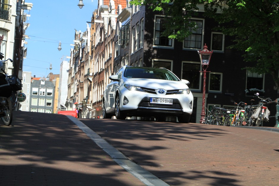Toyota Auris Hybrid