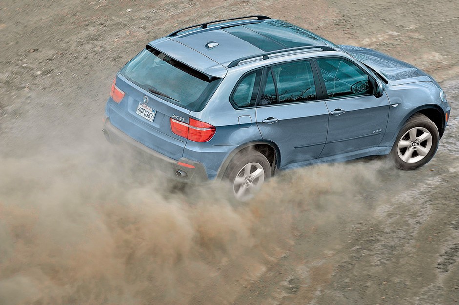 Test opon letnich w rozmiarze 255/55 R 18: jakie gumy kupić do SUV-a