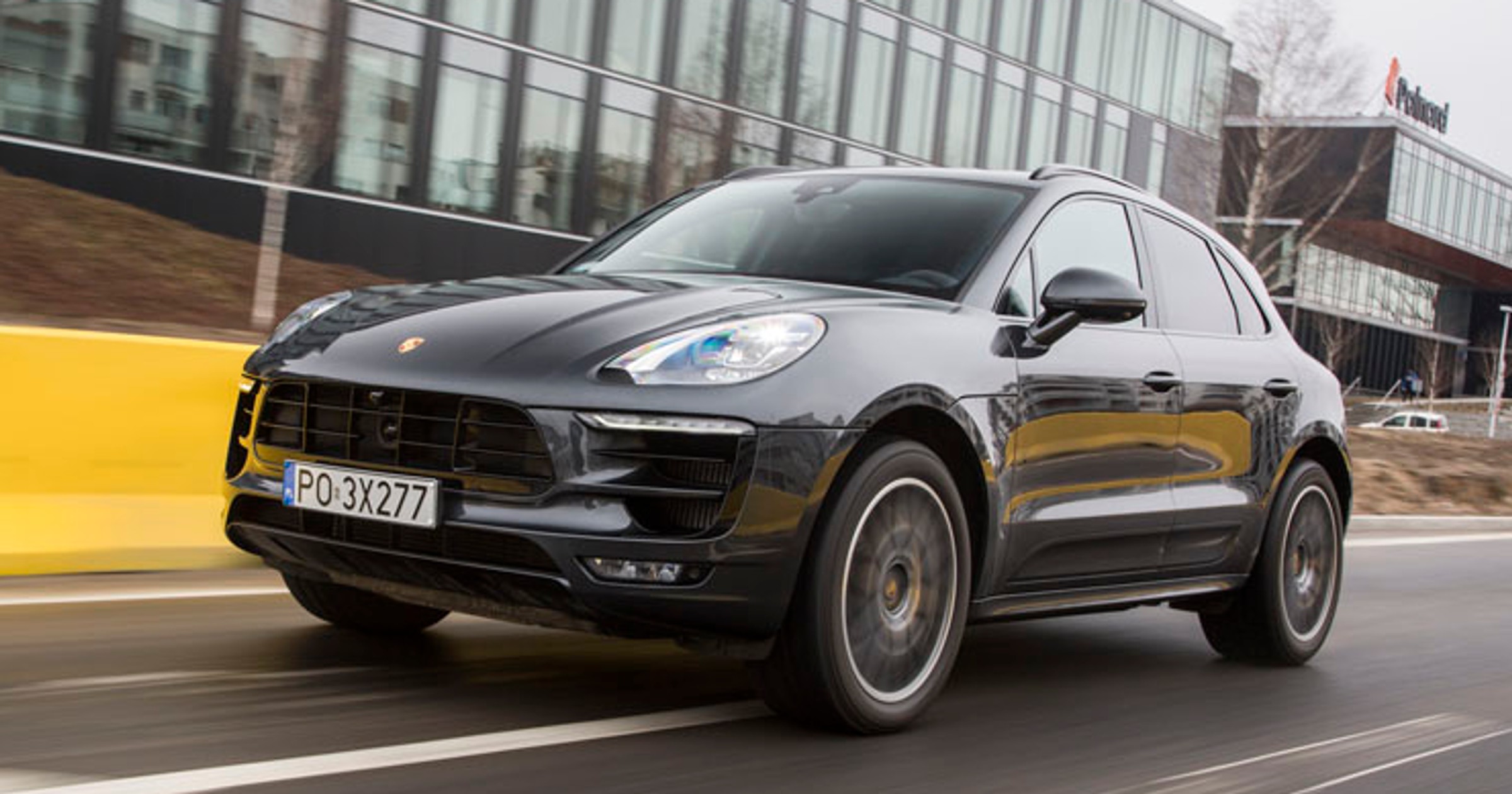 Porsche Macan Turbo - o 10 proc. mocniejsze i droższe