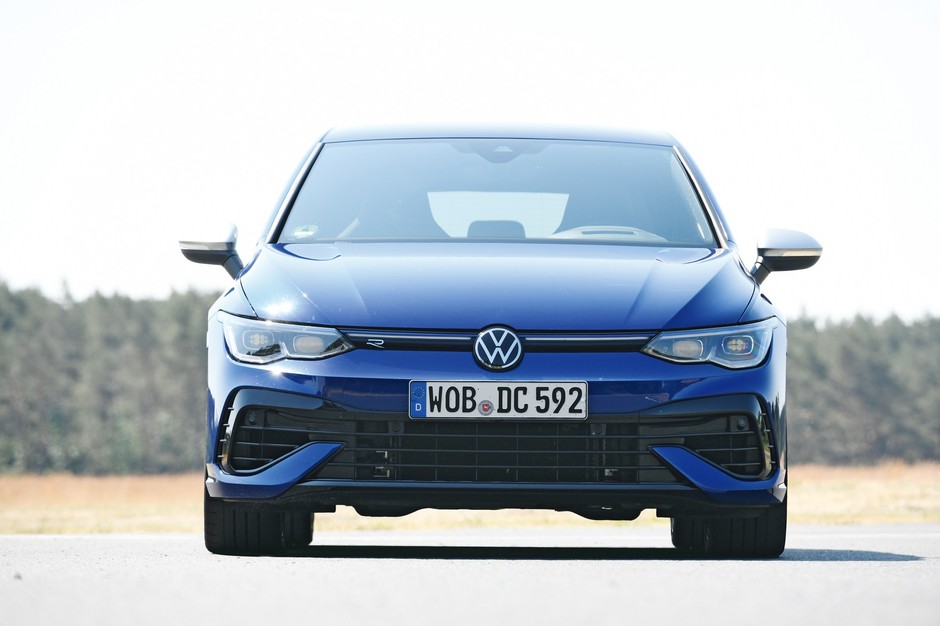 Honda Civic Type R kontra Volkswagen Golf R Performance