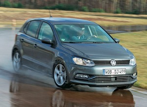 Aquaplaning - co to jest i jak mu zapobiegać?