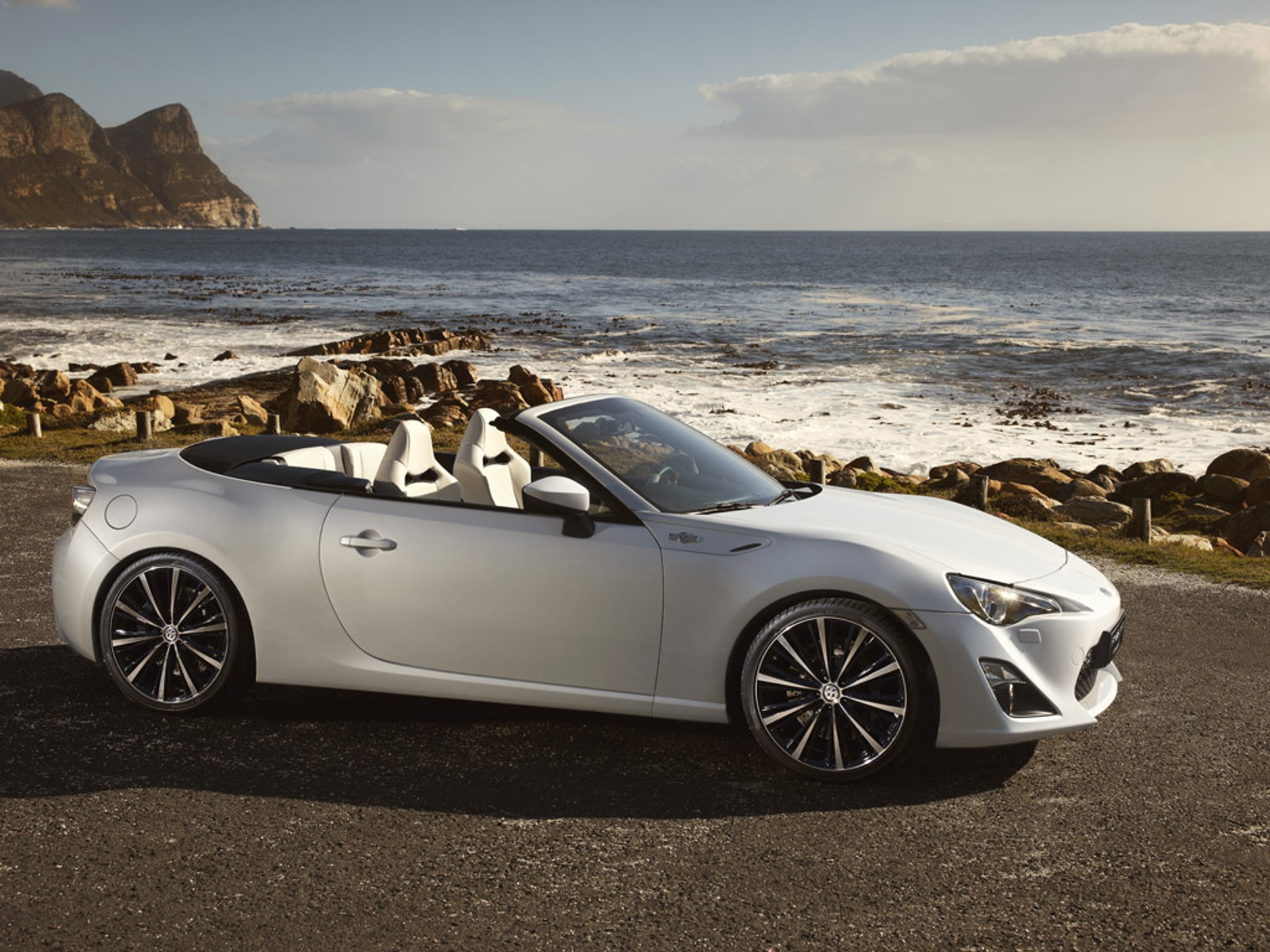Toyota FT-86 Open: kabriolet dla przyjemności - zdjęcia