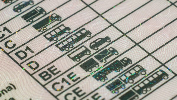 Prawo jazdy dla 17-latków możliwe, że już w 2025 r. A to nie koniec zmian