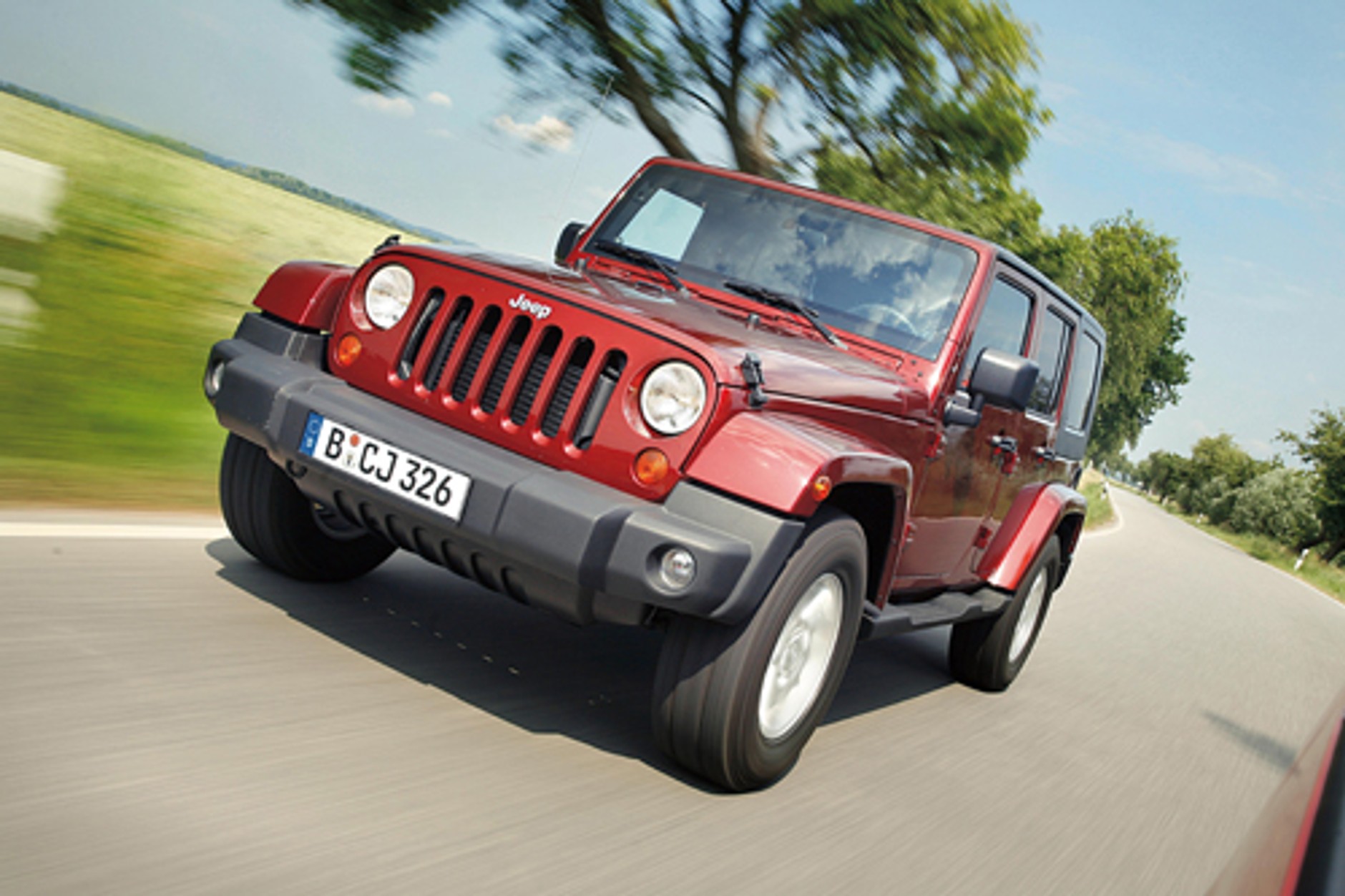 Jeep Wrangler kontra Land Rover Defender - Na bulwary i na Saharę