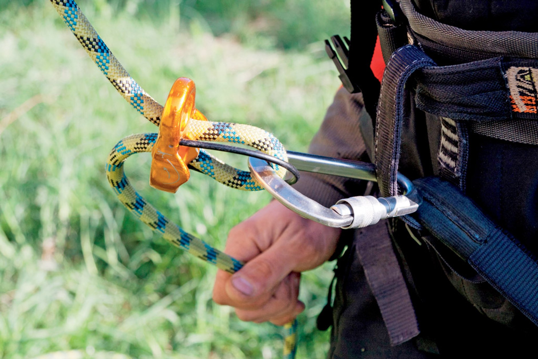 Zwiedzanie od jaskiń po szczyty