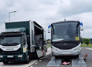 Inspektorzy ITD kontrolowali autokary na A4. W takim stanie chcieli wozić pasażerów