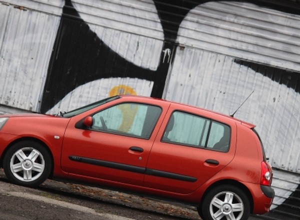 Renault Clio II: 3 tys. za auto prosto z raju