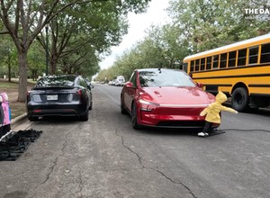 Wrogowie Tesli łączą siły. I pokazują, ile jest wart system FSD, czyli "autopilot" w Teslach