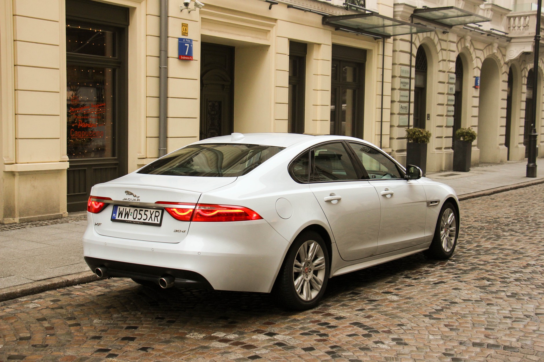 Jaguar XF 3.0 TDV6 R-Sport