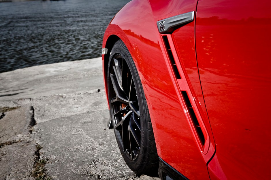 Nissan GT-R - im szybciej tym lepiej