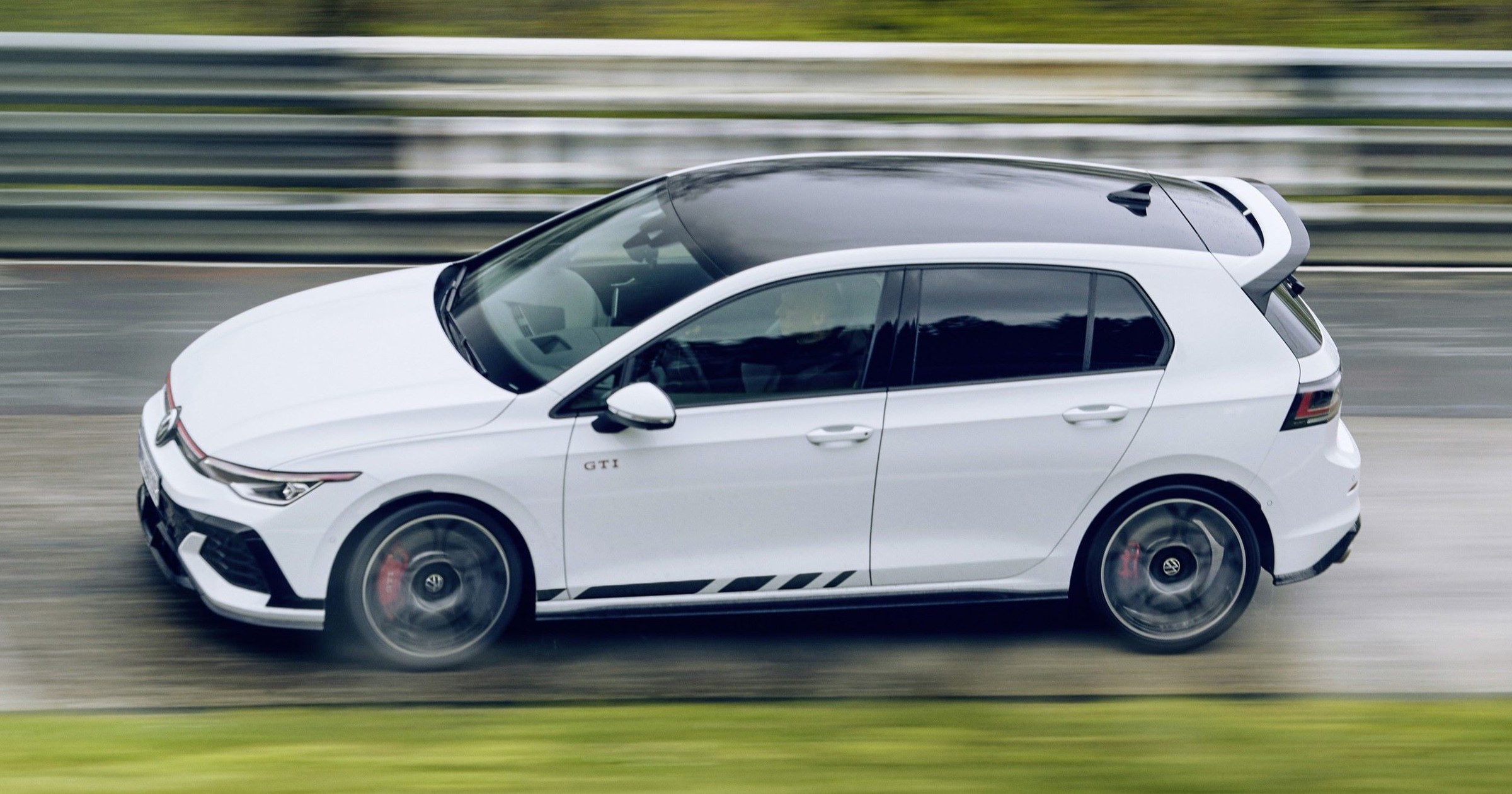 VW Golf GTI Clubsport. Pikantne Golfy wjeżdżają do polskich salonów