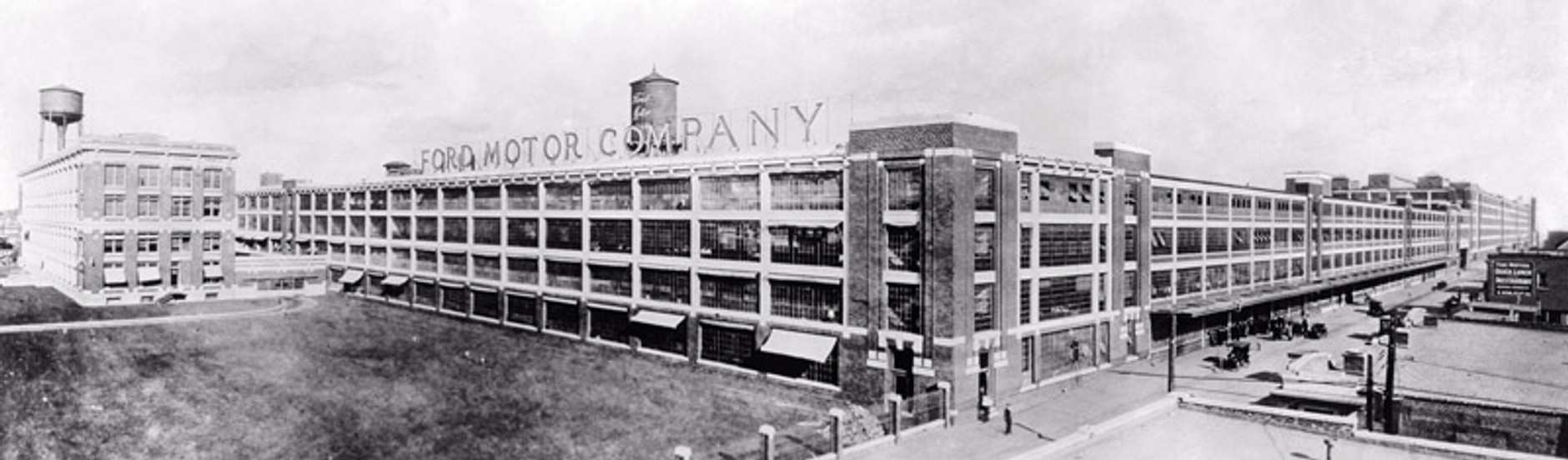 Ford Model T ma sto lat, na zlot przyjechało 750 (fotogaleria)