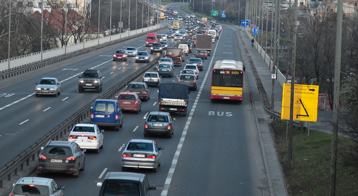 Gigantyczne korki na Puławskiej w Warszawie. Mieszkańcy protestują