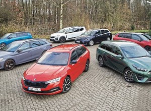 Siedem kompaktowych kombi, siedem różnych napędów. Porównaliśmy elektryka z: LPG, dieslem, benzyną, hybrydą plug-in, zwykłą i miękką