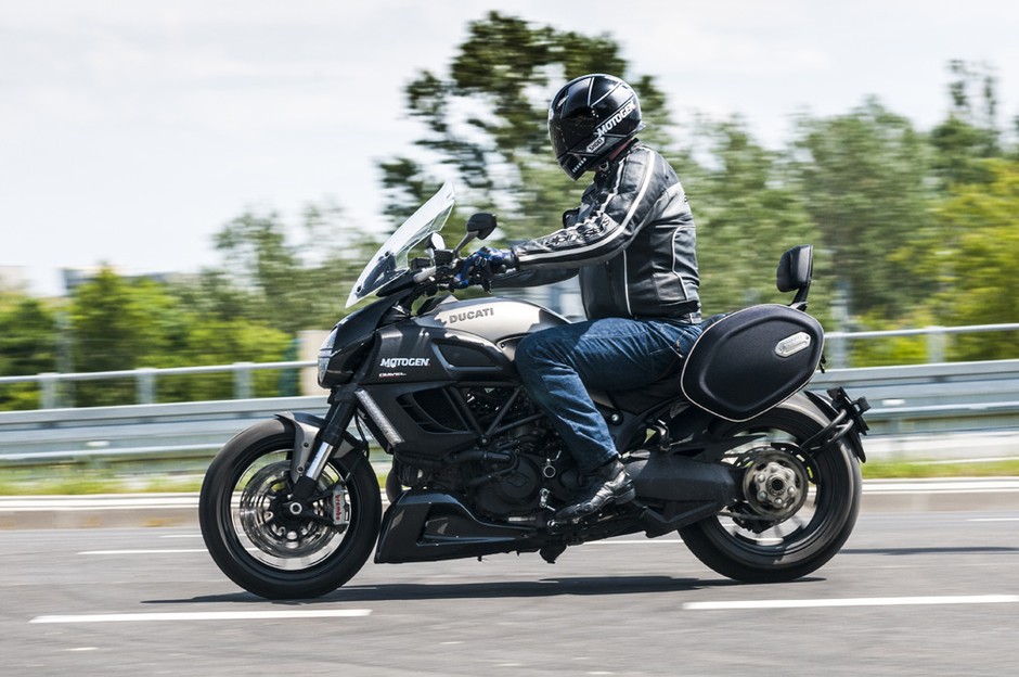 Ducati Diavel Strada
