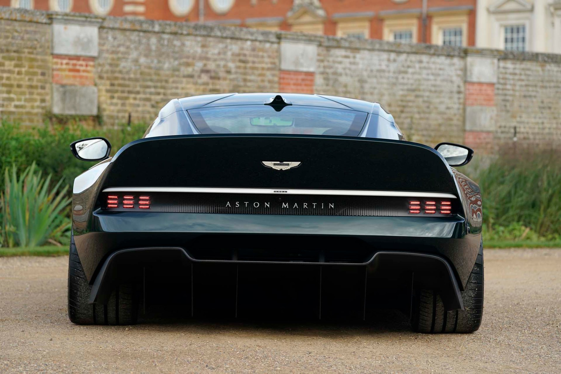 Aston Martin Victor