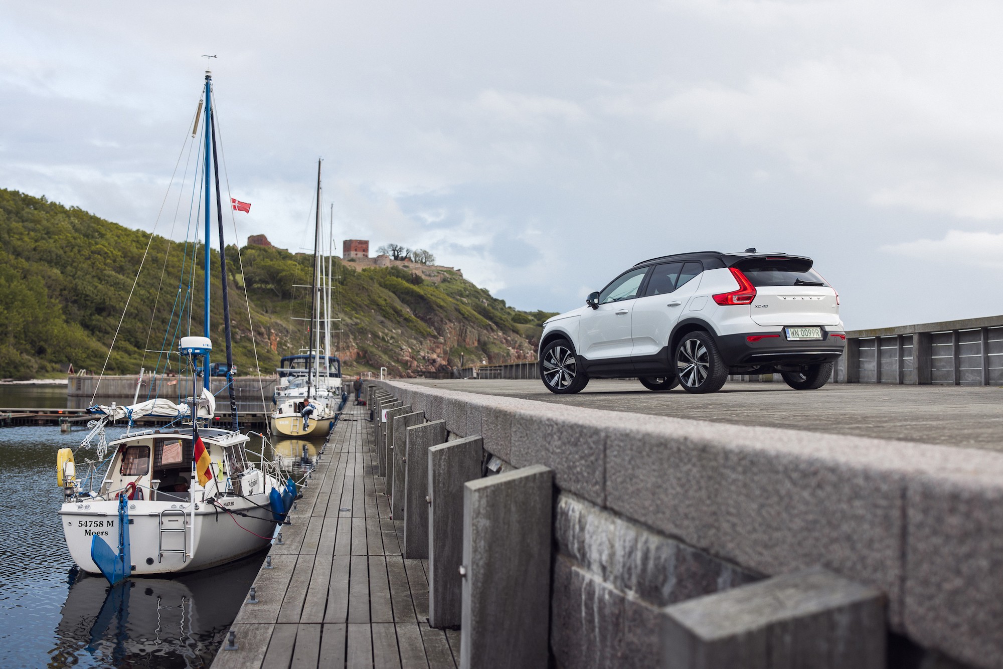 XC40 pod względem technicznym jest bliźniaczą konstrukcją z C40. Oba modele bazują na tej samej modularnej platformie CMA (Compact Modular Architecture)