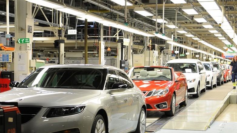 Saab wnowił produkcję
