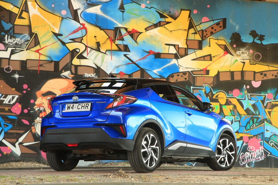 Toyota C-HR Hybrid - dobrze wygląda i jest oszczędna