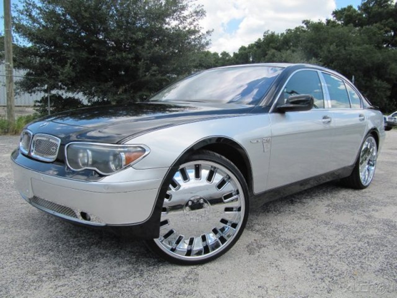 BMW 745i - o kurcze,  czy właściciel zażył rano tabletki?