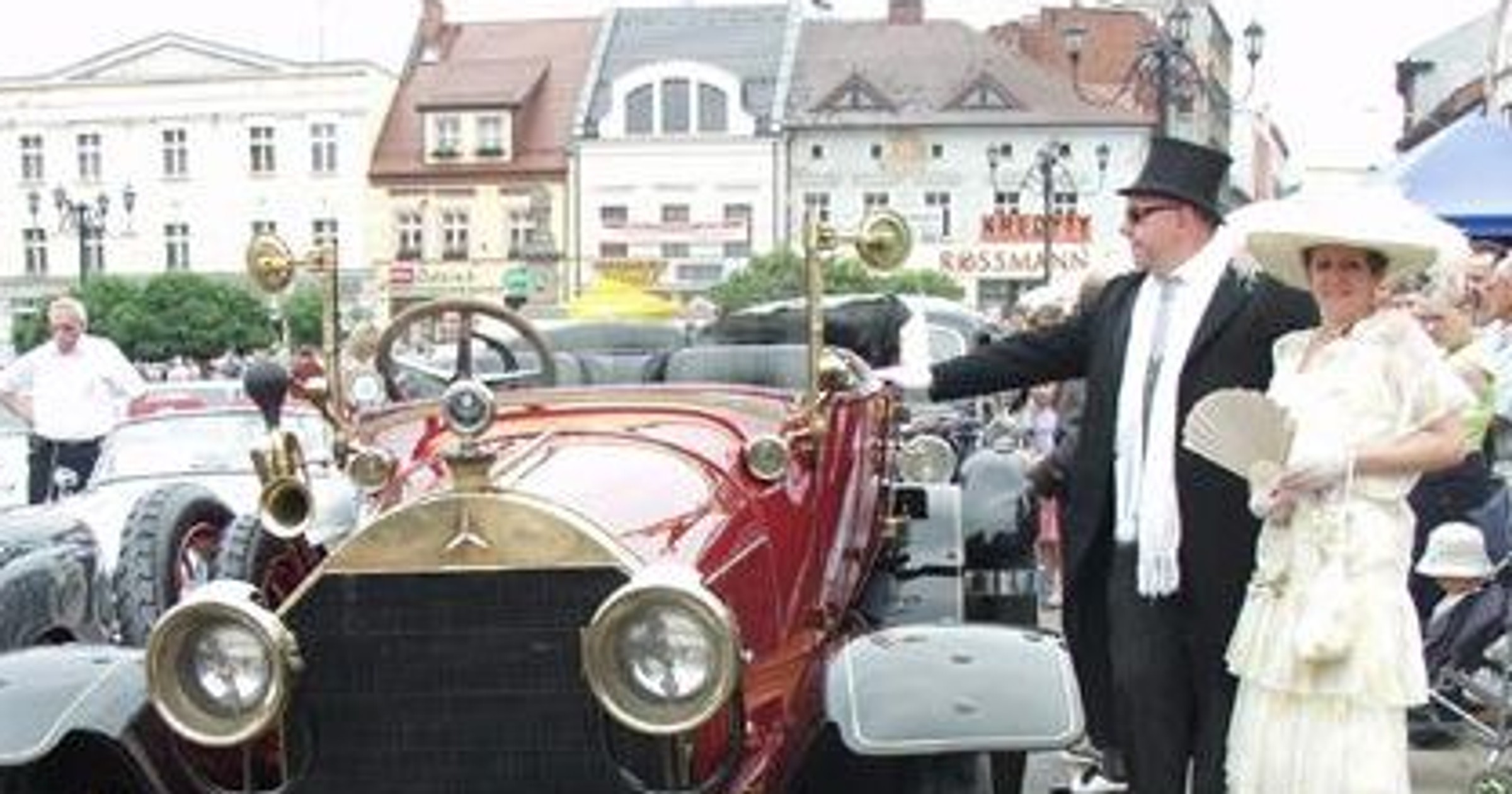 Najstarszy Mercedes przejedzie ulicami Warszawy (5.09.2010)