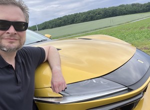 Pojeździłem 830-konnym Ferrari za blisko 2 mln zł. Byłem pewien, że będzie bolało