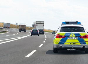 Tysiące złotych za złe zachowanie za granicą. Sprawdziliśmy kuriozalne mandaty w UE
