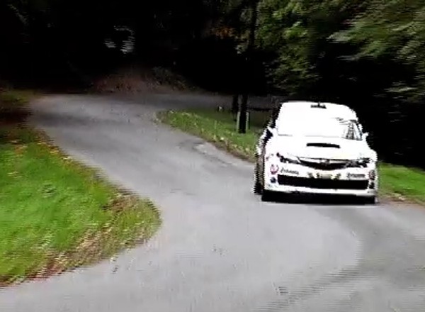 Kajto za kierownicą rajdowego Subaru!