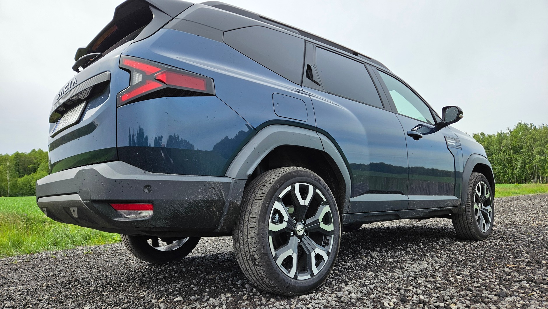 Dacia Bigster ma większy prześwit od wielu rasowych terenówek. Nawet w wersji 2WD