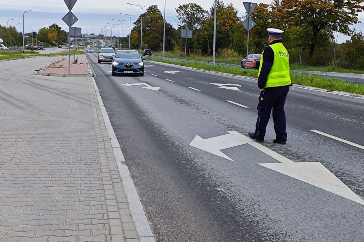 Do 15 punktów karnych i mandat 300 zł. Kierowcy łamią ten przepis nagminnie