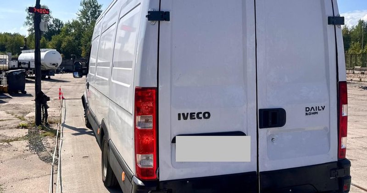 Policjanci zatrzymali Iveco. Było przeładowane o 4 tony