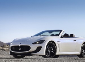 Uwodzicielskie Maserati GranCabrio MC