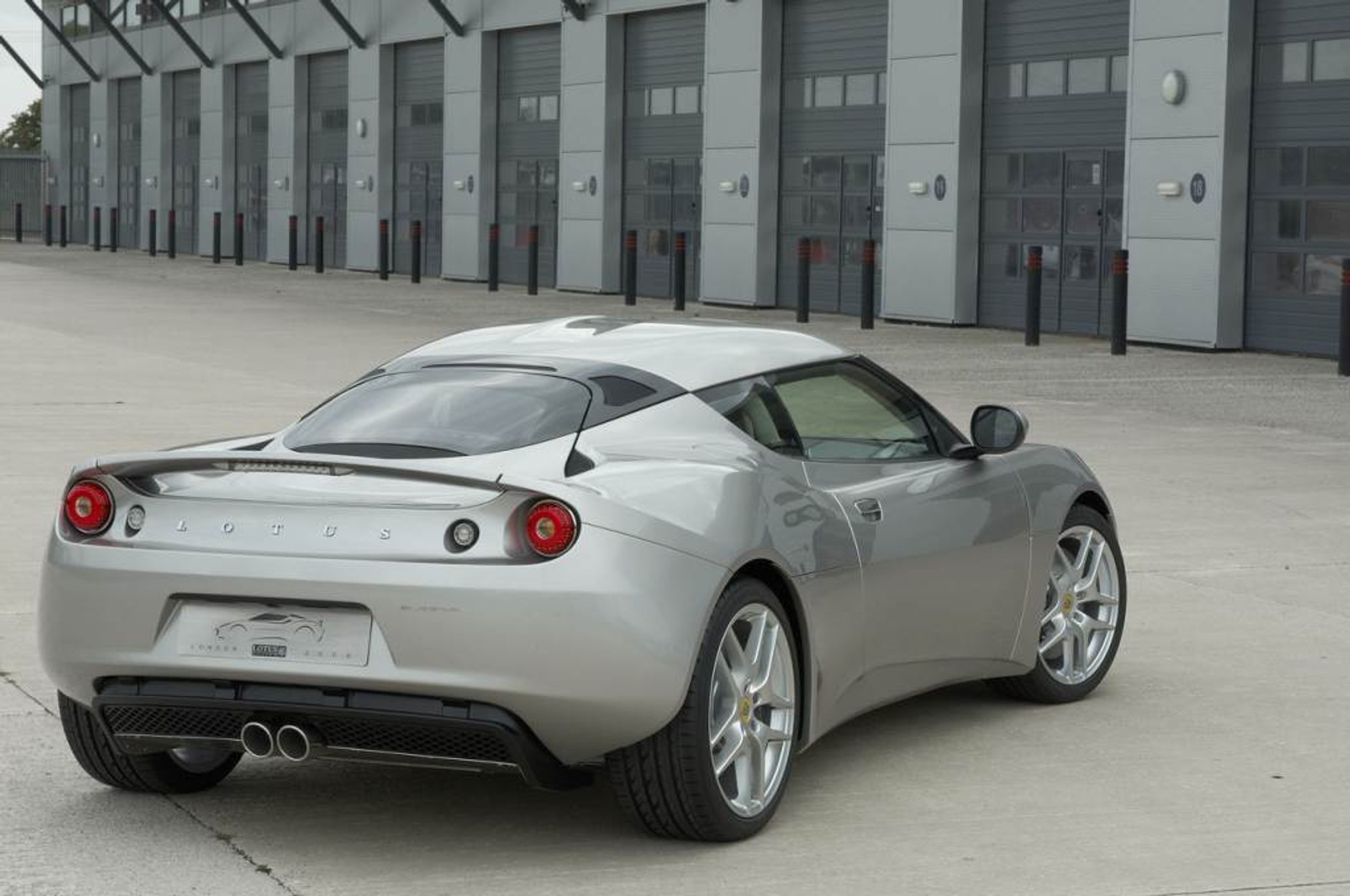 Lotus Evora - Na oponach Pirelli P Zero