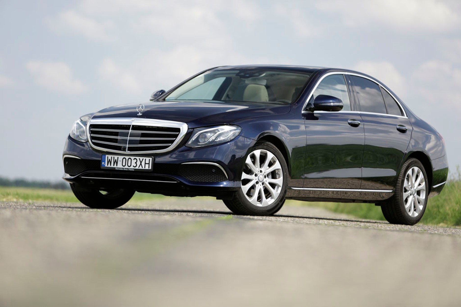 Mercedes E 220d - czy jest wystarczająco inteligenty na nasze drogi?