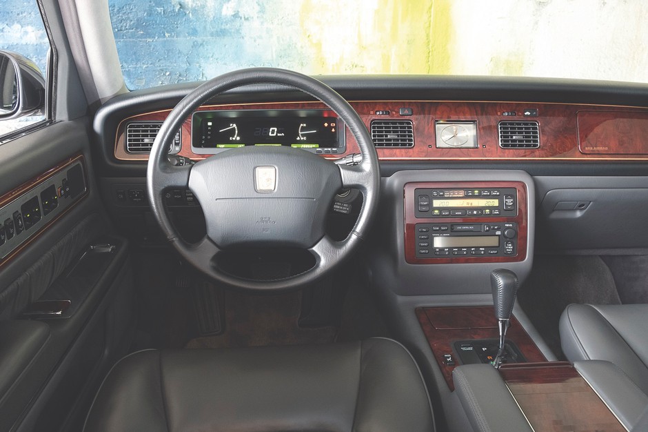 Toyota Century II - drzwi do władzy