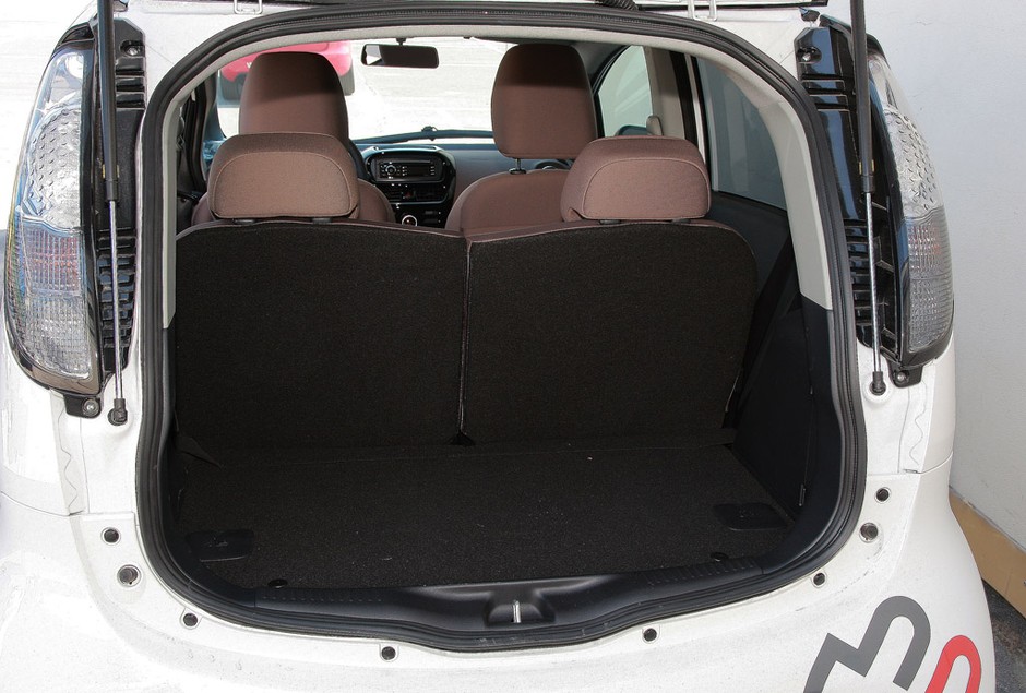 Citroen C-Zero: zero emisij, trochę stresu