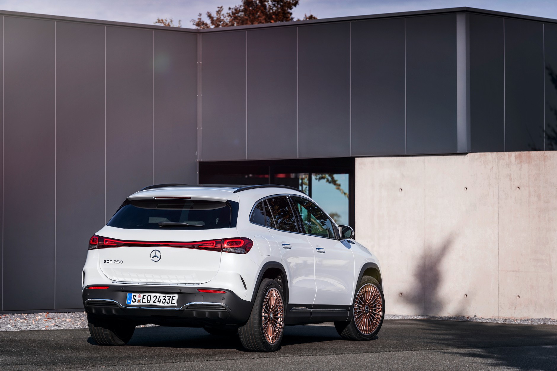 Mercedes EQA