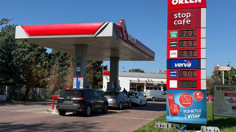 Prawie 8 zł za litr benzyny, prawie 9 zł za litr diesla – prawdopodobnie już wkrótce takie ceny będziemy wspominać z rozrzewnieniem
