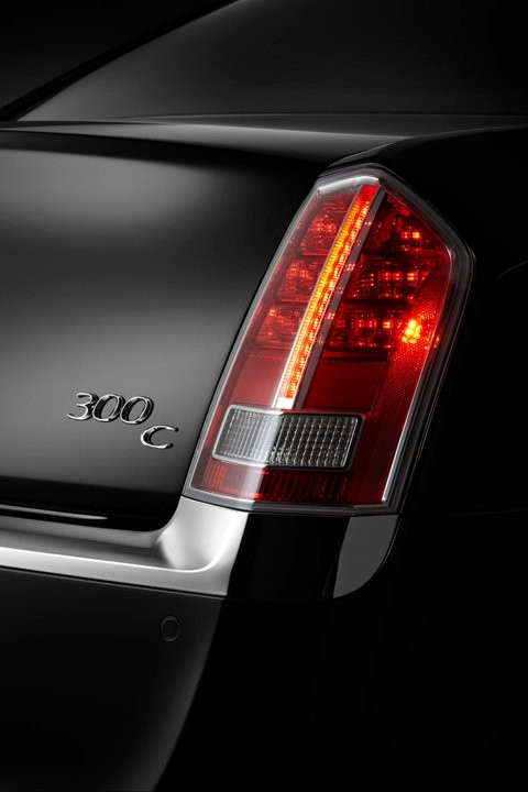 Nowy Chrysler 300 sedan gotowy do premiery w Detroit