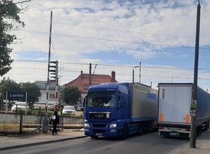 Mieszkańcy napisali do Kaczyńskiego. Kolejarze szybko znaleźli sposób na wiadukt