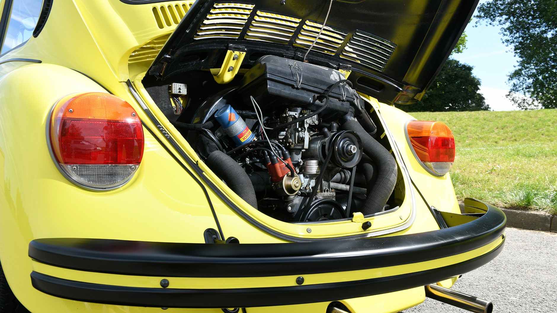 Bokser o mocy 50 KM (model GSR) z tyłu wprost zachęcał do zwiększenia mocy